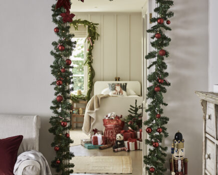 Dobbies step-by-step guide to the perfect festive garlands